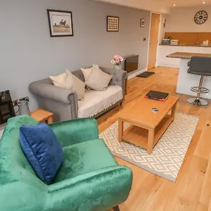 Premier, Transit & Lady Hilda Engine Shed Holiday home Whitby